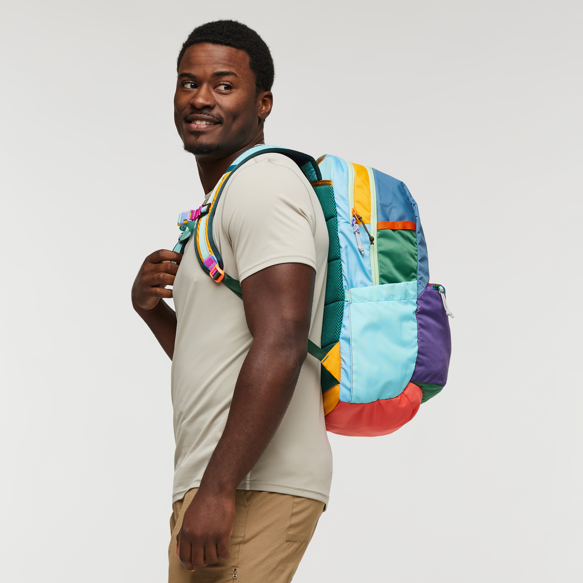 1200x1200png-S24Chiquillo30LBackpackDelDia_2.png